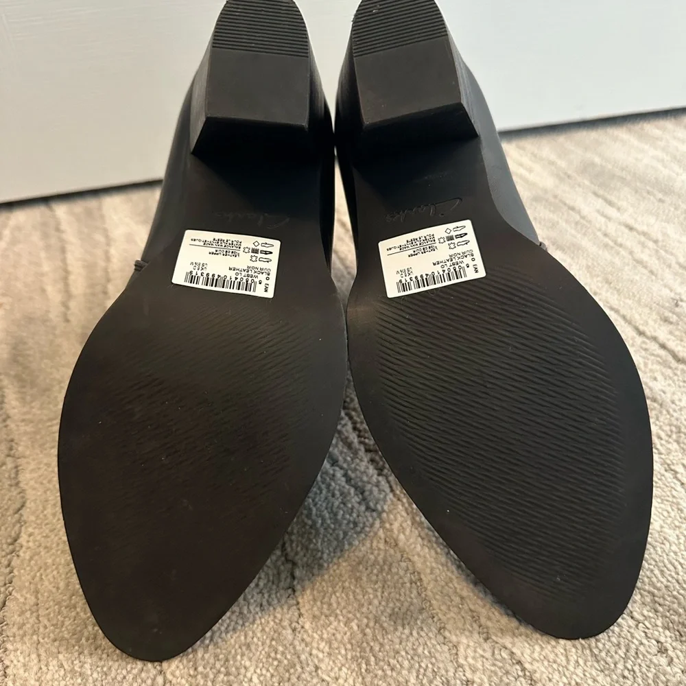 NEW! Clarks Black Booties - Size 8.5 - Picture 4 of 6